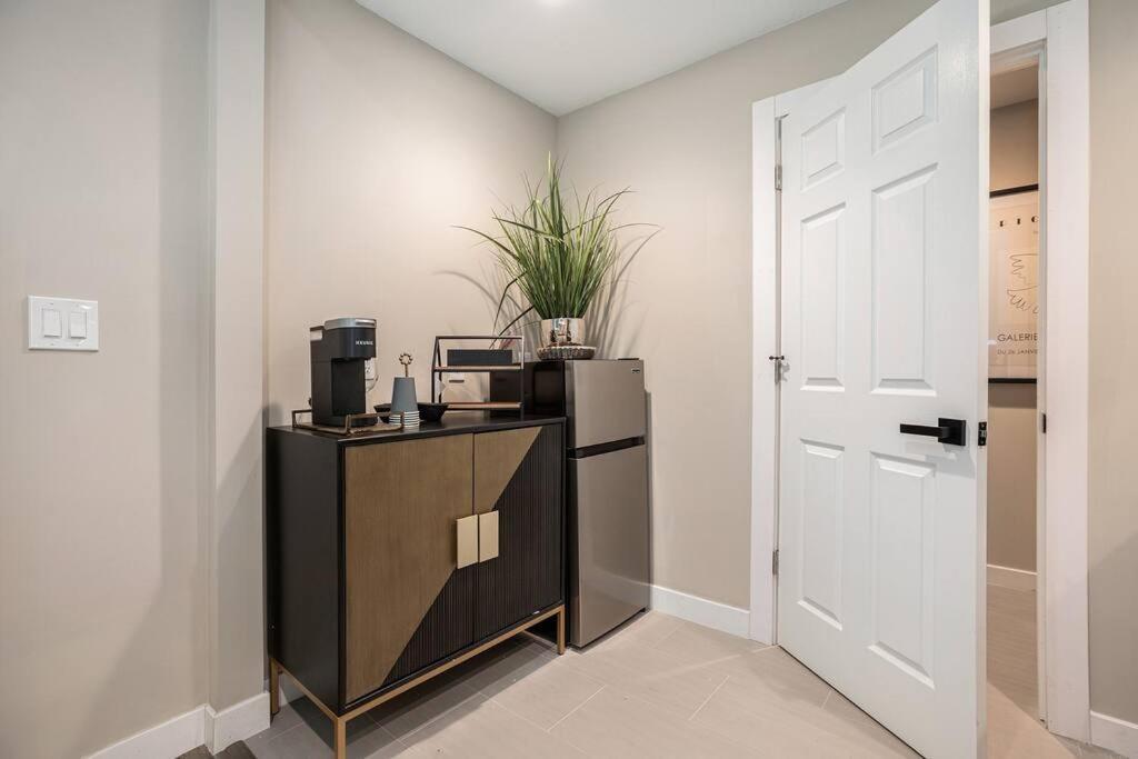 Private Room With Kitchen & Bath 4 برادنتون المظهر الخارجي الصورة